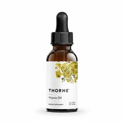 Vitamina D3 líquida Thorne – embalagem sobre fundo branco